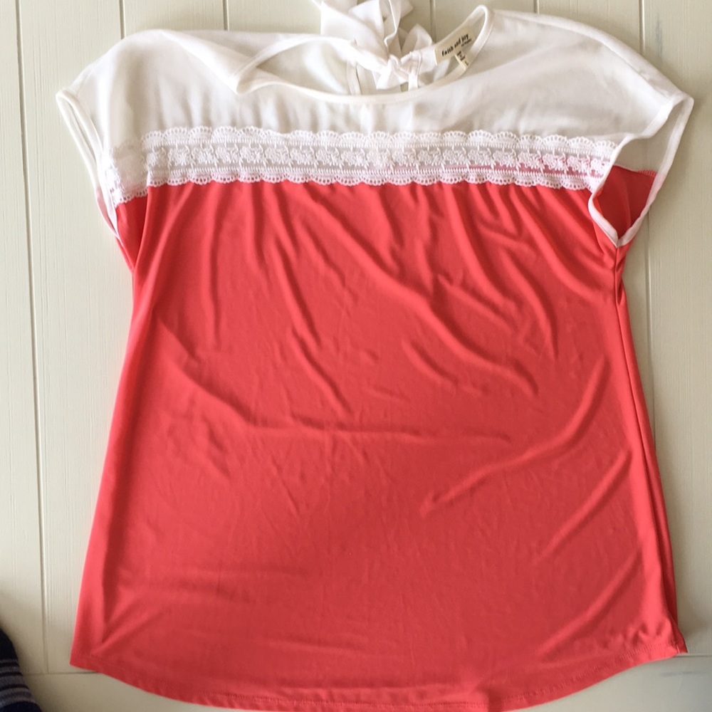 ‼️3 for $15‼️ Faith and Joy Coral Blouse